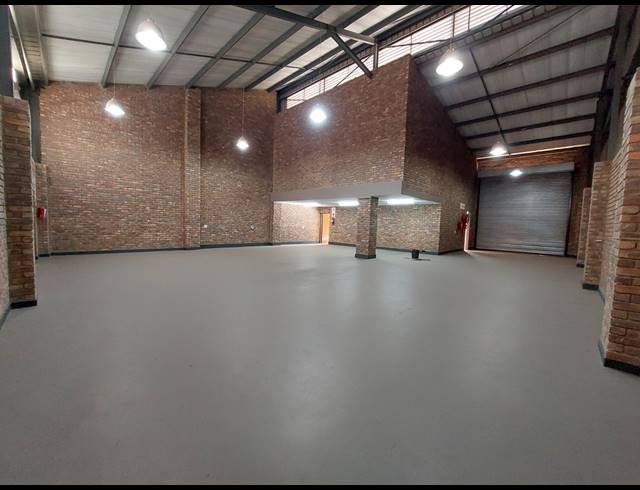 326M² WAREHOUSE TO LET IN CLAYVILLE